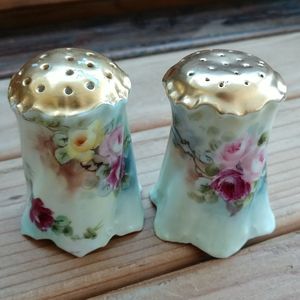 Antique versailles salt & pepper shaker